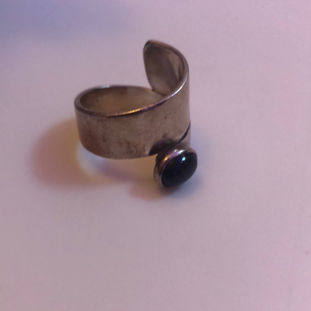 Cute metal ring with black stone